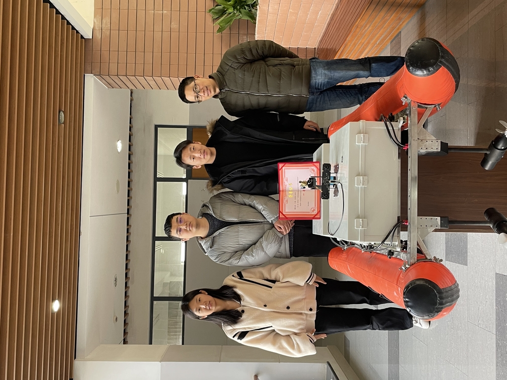 第十九届陈嘉庚青少年发明奖一等奖师生团队