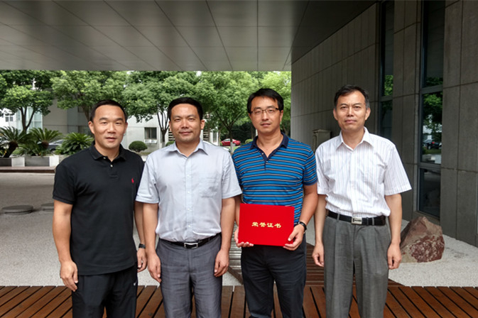 王海威副书记与余成跃、魏青松老师等合影