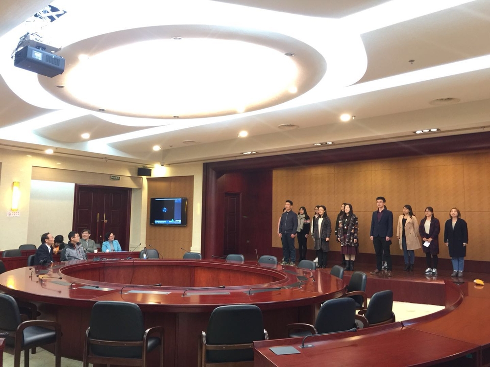 黄有方校长现场观看排练情况