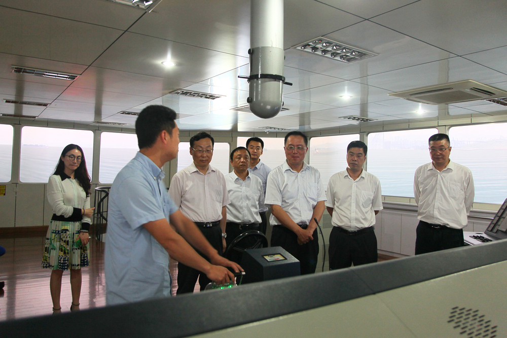 参观航运仿真中心