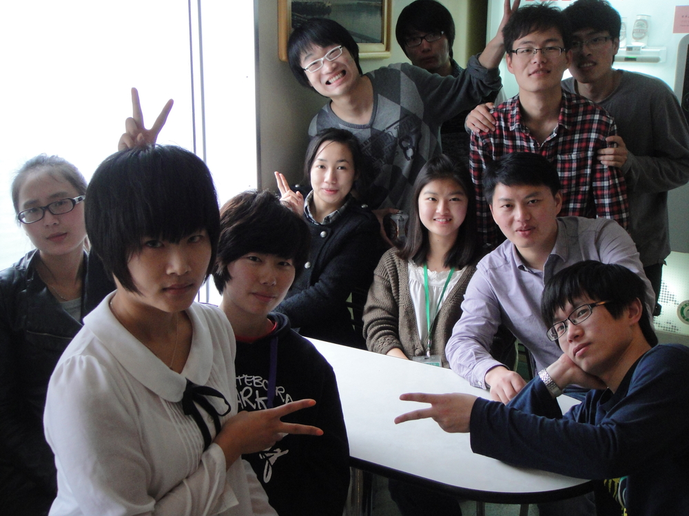 与物流09班学生合影 与物流09班学生合影