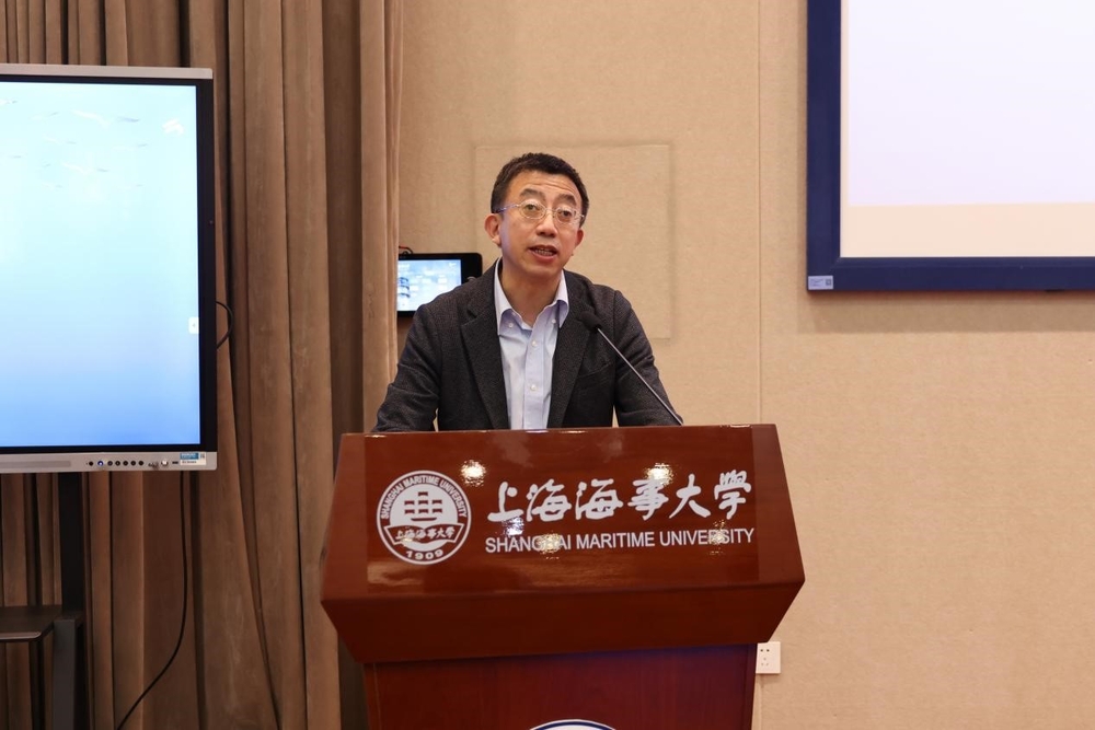上海海事大学副校长施欣讲话