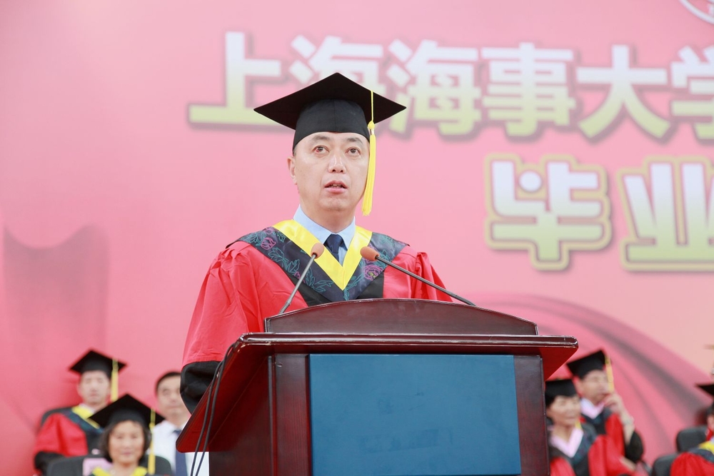 孔凡邨副校长主持典礼
