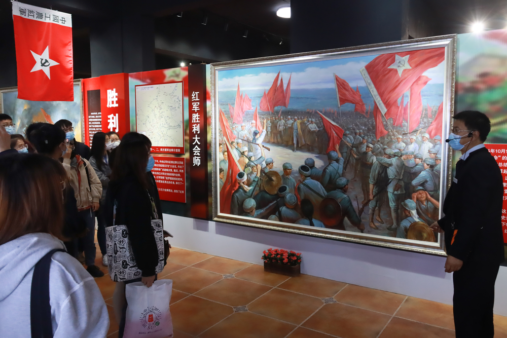 海洋科学与工程学院党委组织预备党员赴红军长征纪念馆开展实景党课