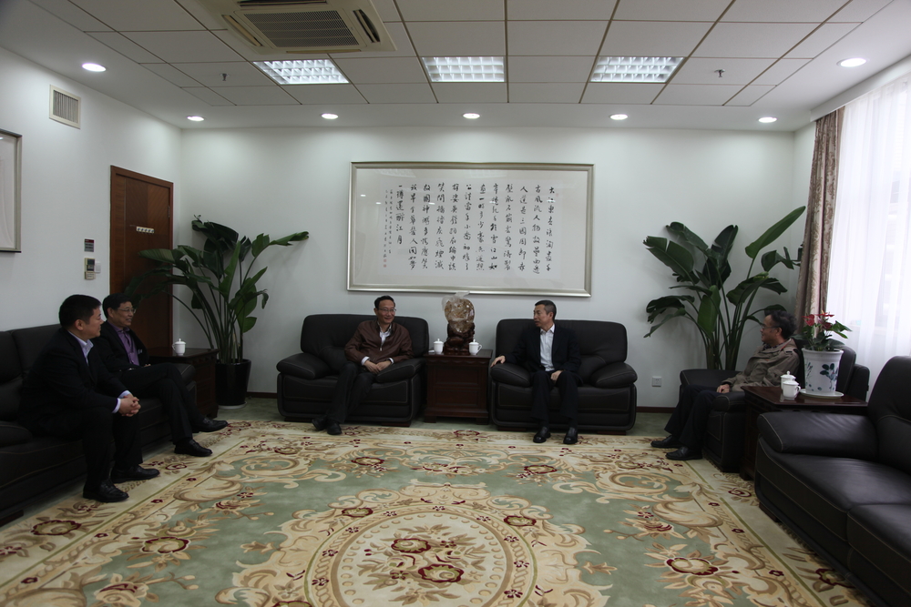 黄有方校长会见翁羿安全总监一行