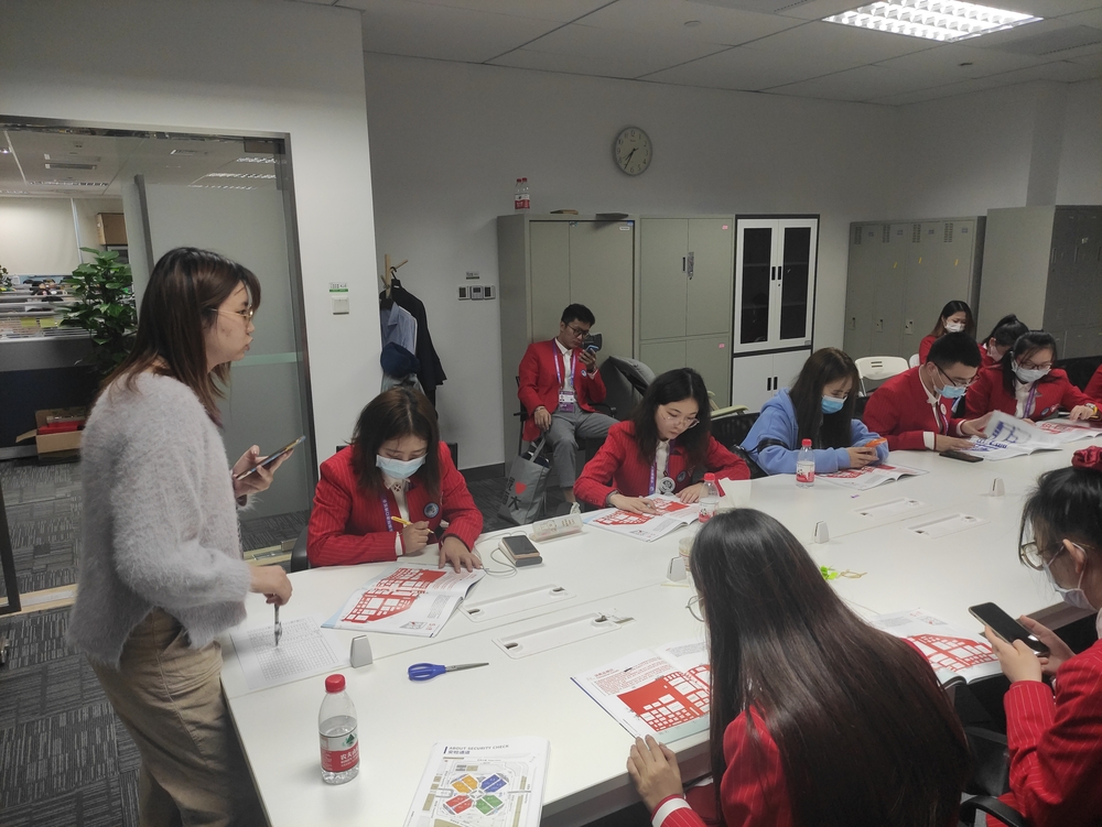 20201102090739893700.jpg 在国家会展中心接受培训