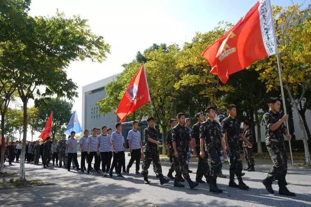 参加上海市军事类社团交流会