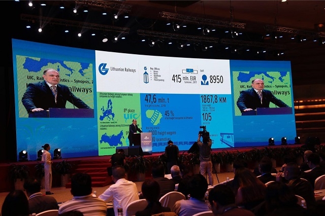 参会专家分享他们对物流前沿问题的思考和观点 参会专家分享他们对物流前沿问题的思考和观点