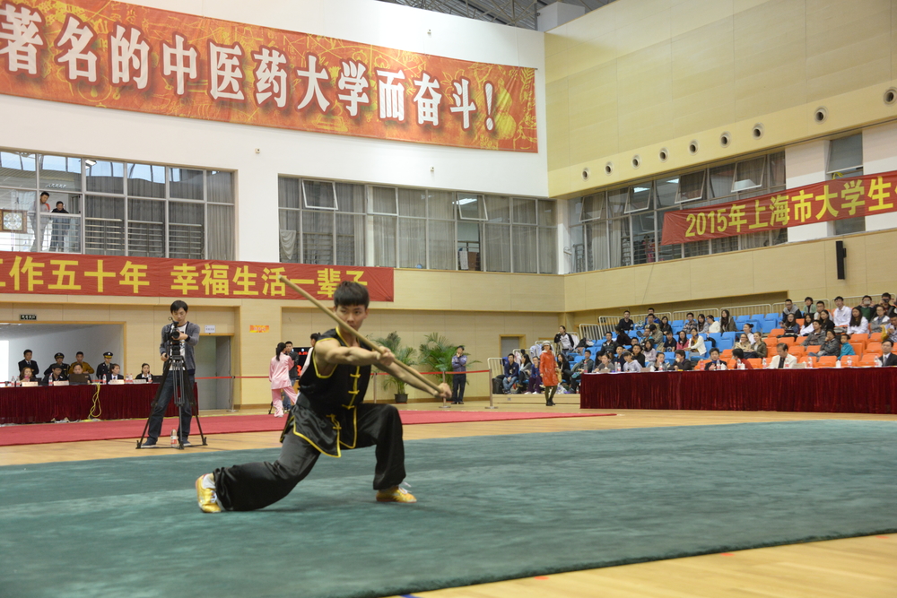 独摘三金的夏银银在比赛中