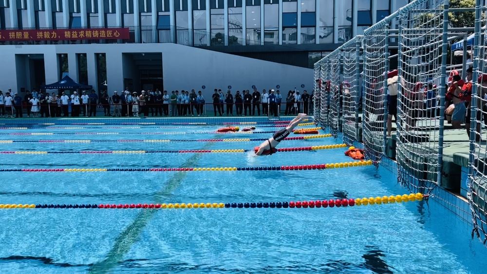 20230714132129482300.jpg 铁人三项接力比赛现场