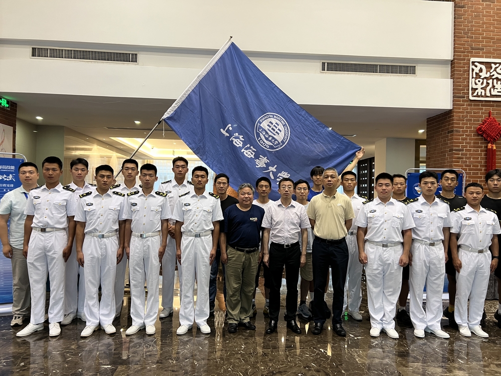 20230714132128915300.jpg 施欣副校长看望和慰问参赛队员