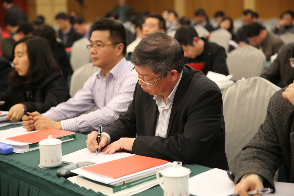 肖宝家副校长出席会议 肖宝家副校长出席会议