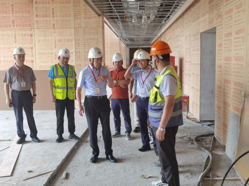 检查航科楼工地