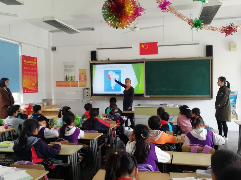 我校留学生志愿者走进小学课堂