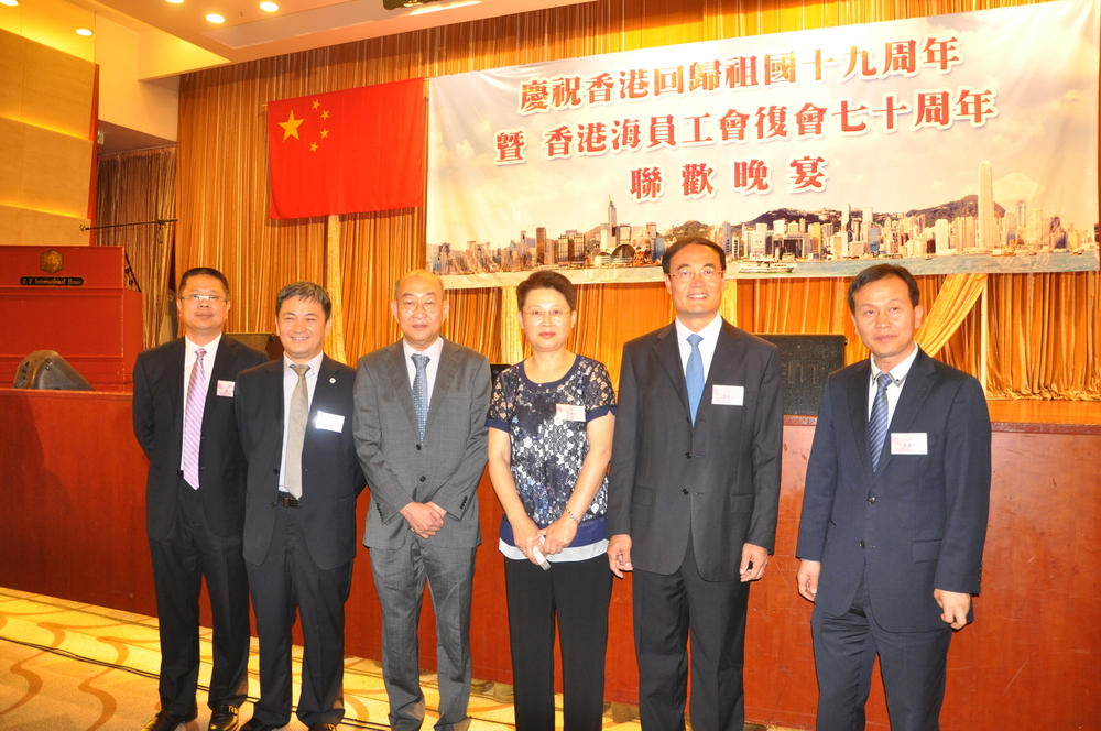 门妍萍副书记与香港海员工会李志伟主席、中国海员建设工会领导张景义等合影