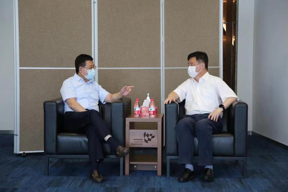 20220723051250157600.jpg 上海申迪(集团)有限公司党委书记、董事长杨劲松接待我校来访人员